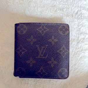 Men’s Louis Vuitton wallet!